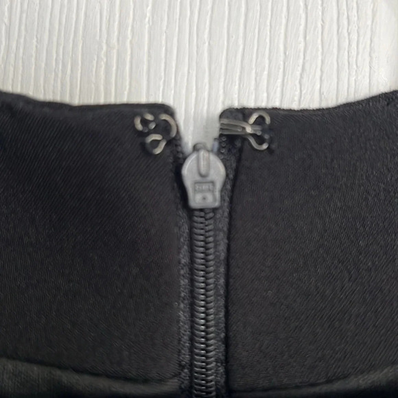 Robbie Bee Black and White Knee Length Dress - Size 4P - Picture 4 of 6